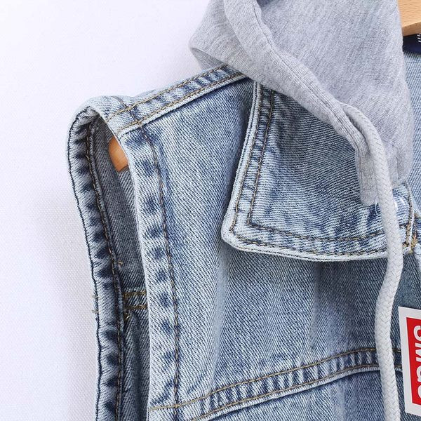 Μεγάλο μοντέλο γυναικείο γιλέκο τζιν με τσέπες και κουκούλα