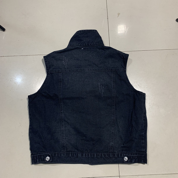 Γιλέκο τζιν με κουμπιά και τσέπες