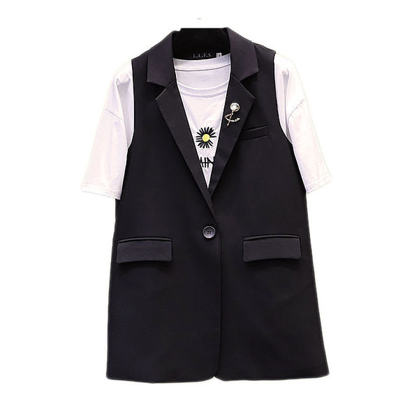 Moderan ženski prsluk s metalnim ukrasom i gumbom