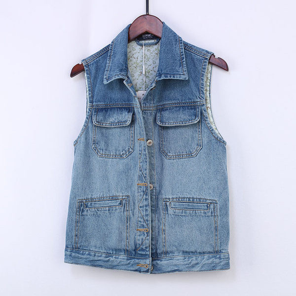 Γυναικείο γιλέκο τζιν με τσέπες και χρωματιστή φόδρα