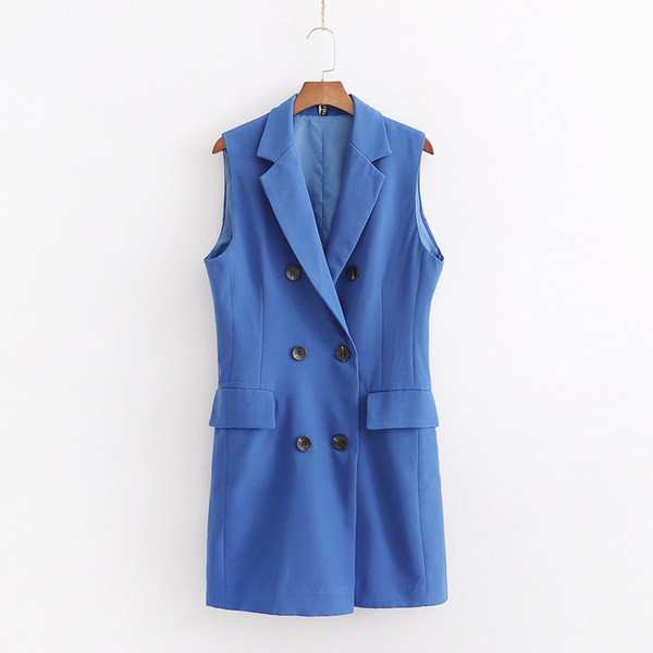 Moderni krojeni prsluk s dvorednim kopčanjem