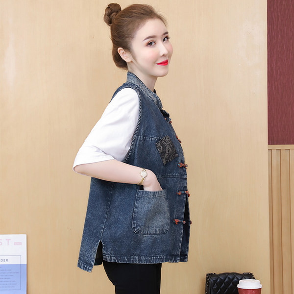 Sieviešu džinsa veste-retro stilā ar kabatām