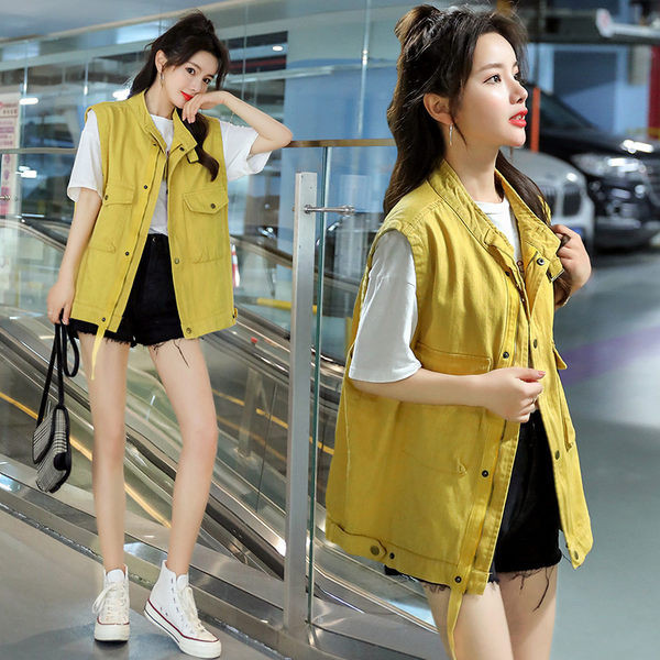 Ženski casual prsluk sa žutim gumbima