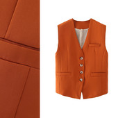 Ženski prsluk pripijenog modela s gumbima i imitacijom džepova