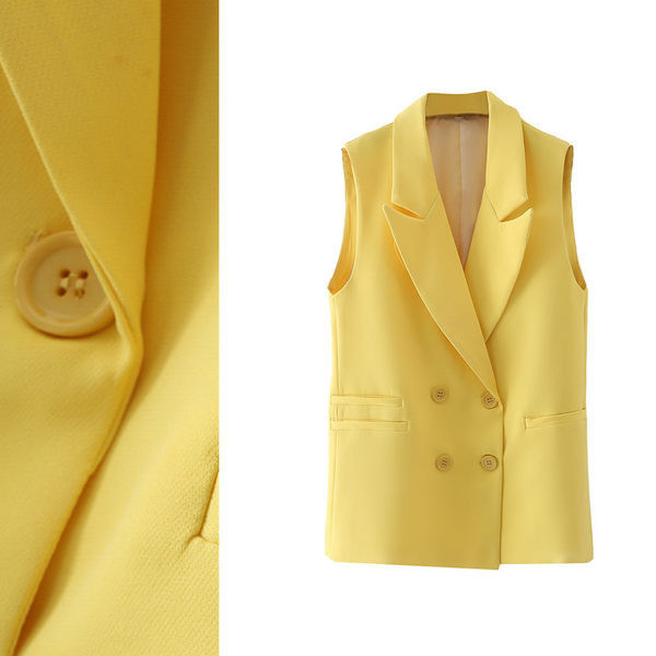 Sieviešu moderna veste ar divu rindu aizdari