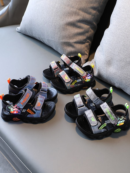 Dječje casual sandale sa naljepnicama u tri boje