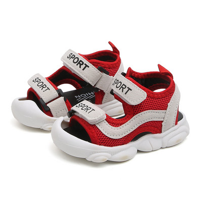 Παιδικά σανδάλια για αγόρια με την επιγραφή - αναπνέει