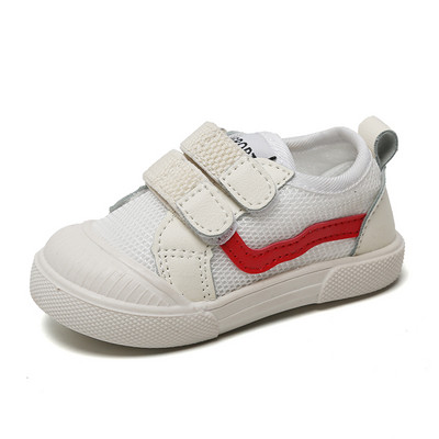 Παιδικά σανδάλια για αγόρια με την επιγραφή - αναπνέει