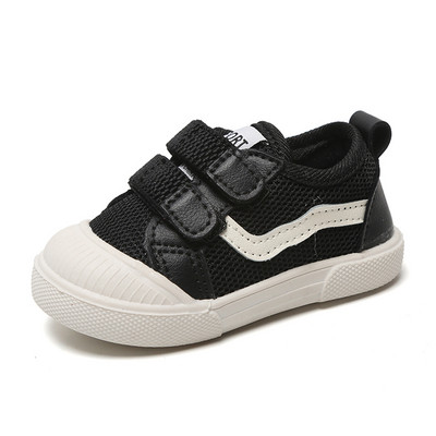 Παιδικά σανδάλια για αγόρια με την επιγραφή - αναπνέει