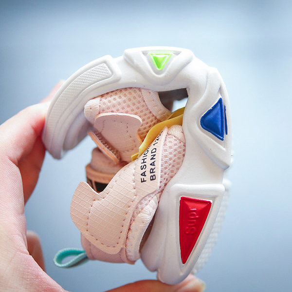 Dječje sandale od eko kože i mrežaste tkanine na čičak