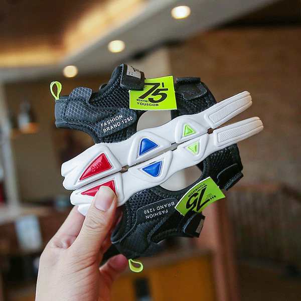 Dječje sandale od eko kože i mrežaste tkanine na čičak