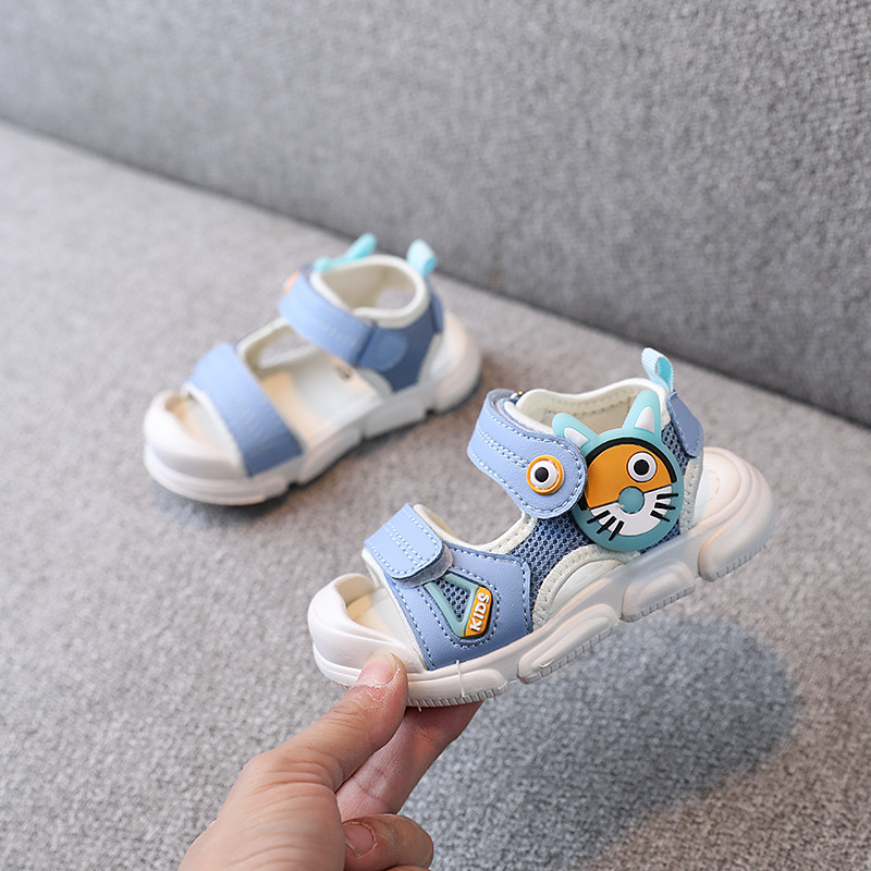 Dječje ljetne sandale s aplikacijom