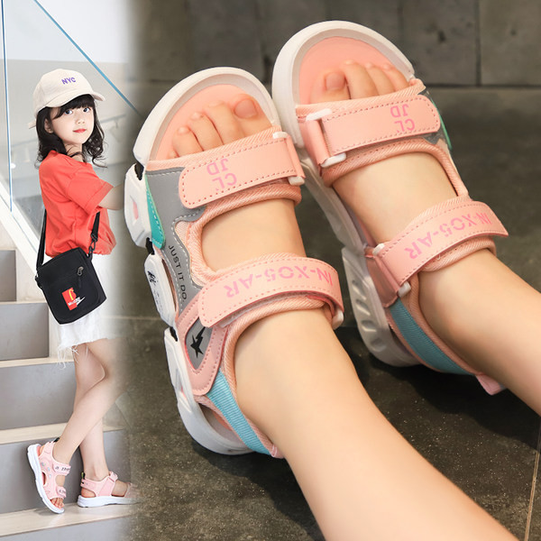 Dječje sandale sa naljepnicama i natpisima za dječake