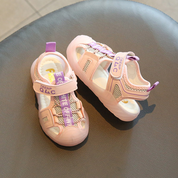 Moderne sandale, unisex model sa naljepnicom i vezicama