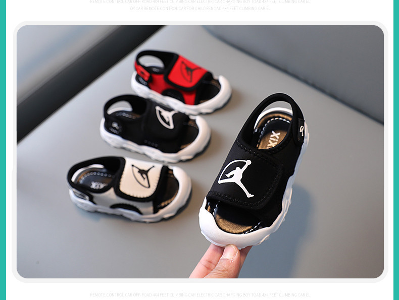 Trijų spalvų vaikiškos basutės su lipdukais ir aplikacijomis