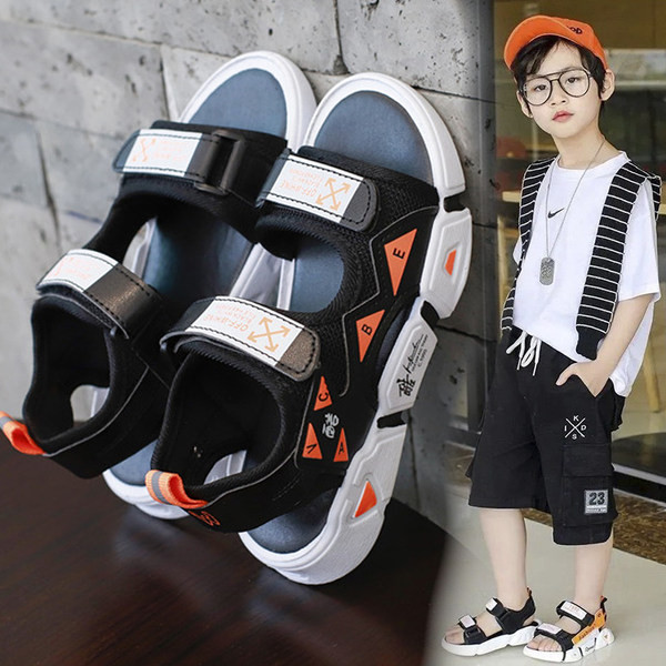 Dječje sandale sa zakrpama i ravnim đonom pogodne za dječake