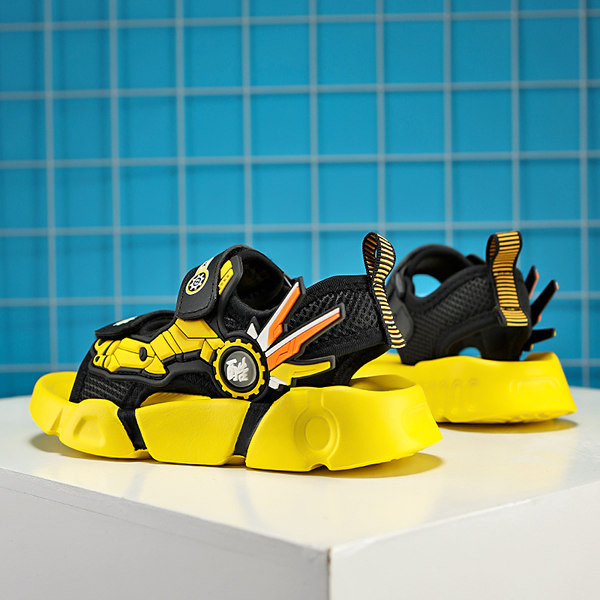 Moderne dječje sandale na čičak za dječake - nekoliko modela