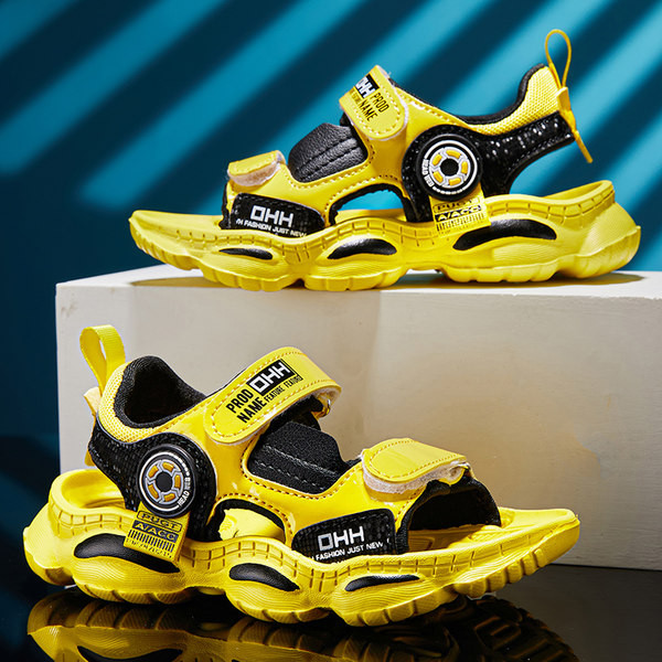 Ležerne dječje sandale s naljepnicama za dječake