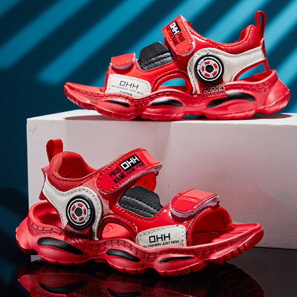 Ležerne dječje sandale s naljepnicama za dječake