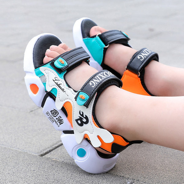 Dječje sandale za dječake sa naljepnicama u više boja