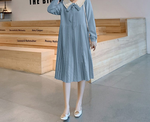 Elegantna ženska plisirana haljina za trudnice