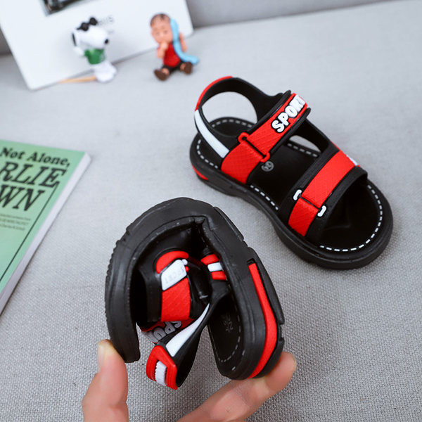 Laisvalaikės vaikiškos basutės su lipduku ir užrašu - berniukams