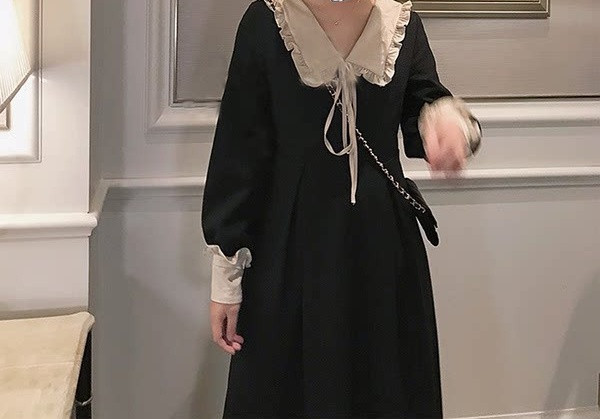 Dugi model ženske haljine s dugim rukavima za trudnice