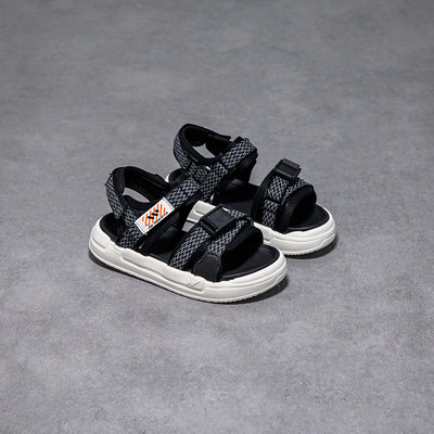 Dječje sandale sa naljepnicama u crnoj i sivoj boji