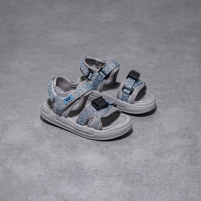 Dječje sandale sa naljepnicama u crnoj i sivoj boji