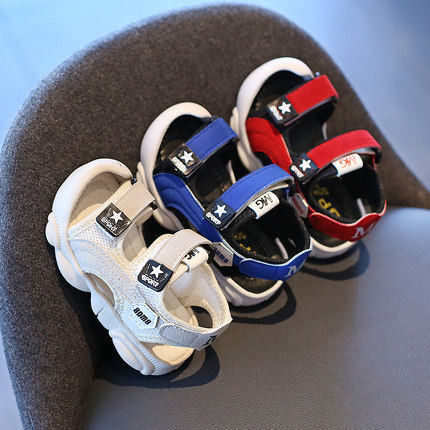 Κλαισκό μοντέλο παιδικά σανδάλια για αγόρια με άνετη σόλα