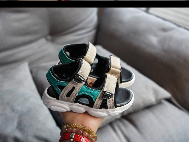 Šarene dječje sandale sa zakrpama i ravnim potplatom