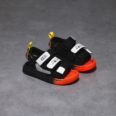 Παιδικά σανδάλια με στερέωση velcro σε δύο χρώματα για αγόρια