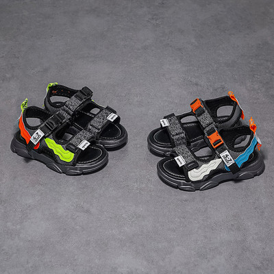 Dječje sandale sa naljepnicama u crnoj boji