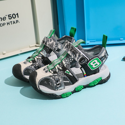 Dječje sandale s mrežicom i naljepnicama za dječake