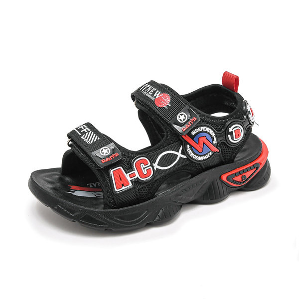 Moderne ljetne sandale za dječake s naljepnicama i šarenim aplikacijama