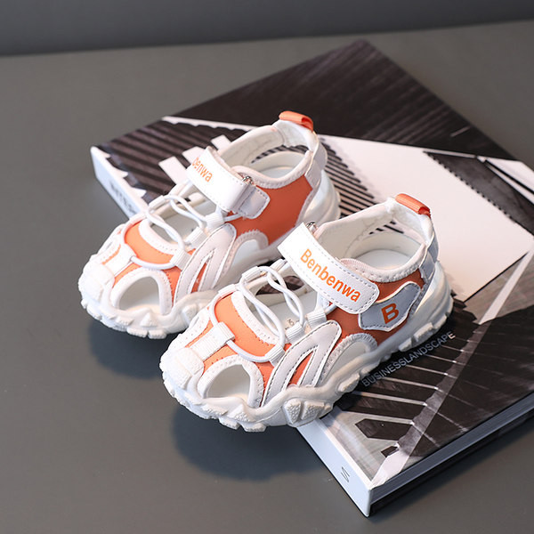 Dječje kožne sandale s vezicama i ravnim potplatom