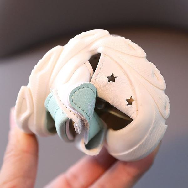 Παιδικά σανδάλια για κορίτσια και αγόρια με φωτεινές εφαρμογές 3D