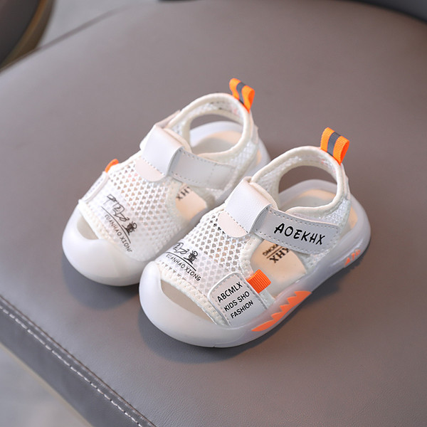 Παιδικά σανδάλια με στερέωση velcro