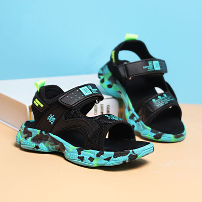 Καλοκαιρινά σανδάλια για αγόρια  με απλικέ και τραχιά σόλα