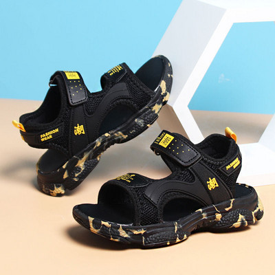 Καλοκαιρινά σανδάλια για αγόρια  με απλικέ και τραχιά σόλα