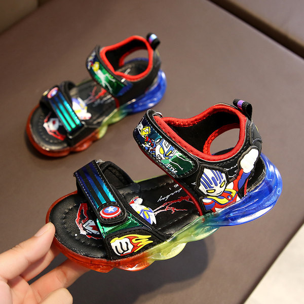 Moderne sandale za dječake s aplikacijama u boji i svjetlećim potplatom
