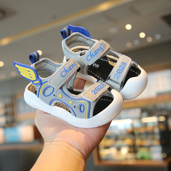 Μοντέρνα παιδικά σανδάλια με στοιχεία 3D - για αγόρια και κορίτσια