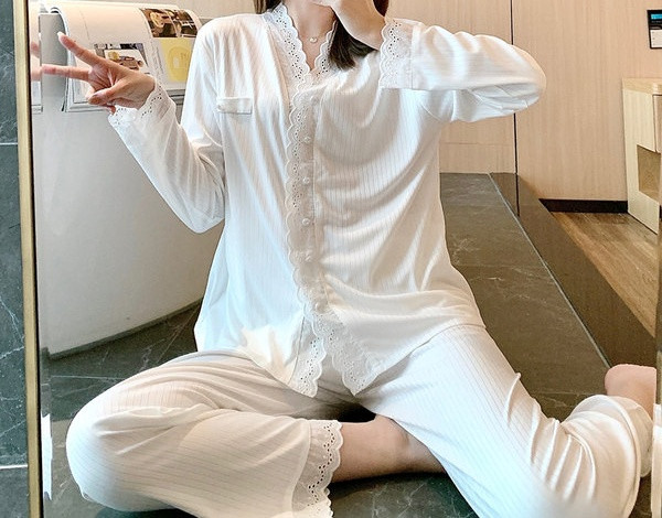 Ženska aktualna pidžama s čipkom za trudnice