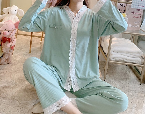 Ženska aktualna pidžama s čipkom za trudnice