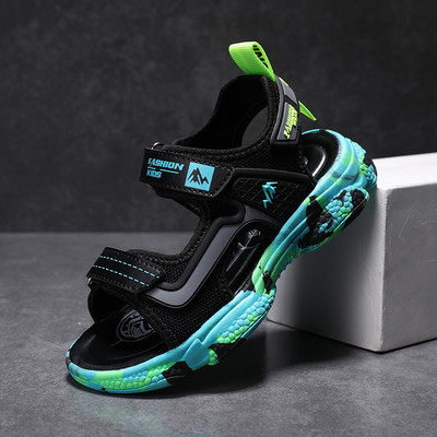 Novi model dječjih sandala za dječake sa đonom u boji - pogodne za planine