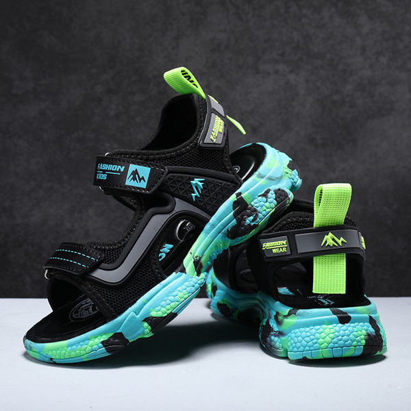 Novi model dječjih sandala za dječake sa đonom u boji - pogodne za planine