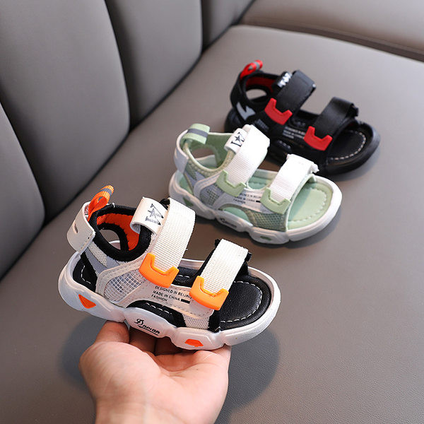 Dječje sandale sa zakrpama i ravnim potplatom - za dječake