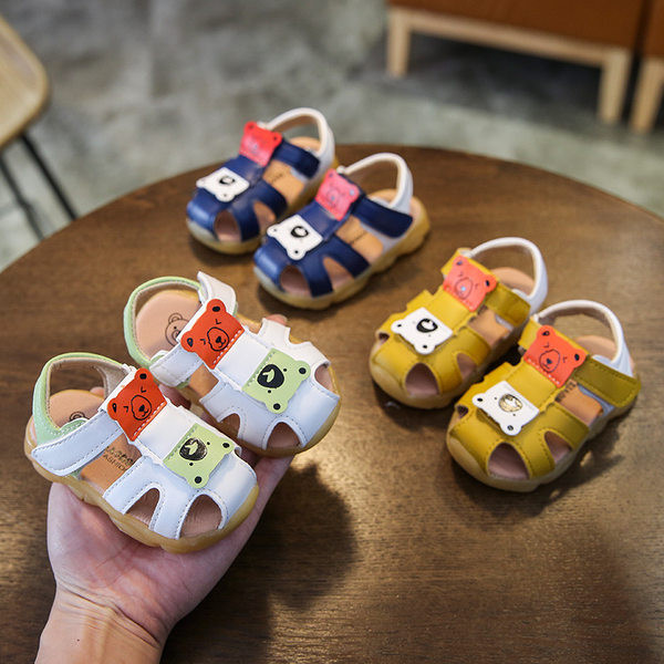 Ležerne dječje sandale od umjetne kože s ravnim potplatom