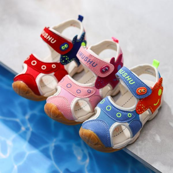 Novi model dječjih sandala sa trakom