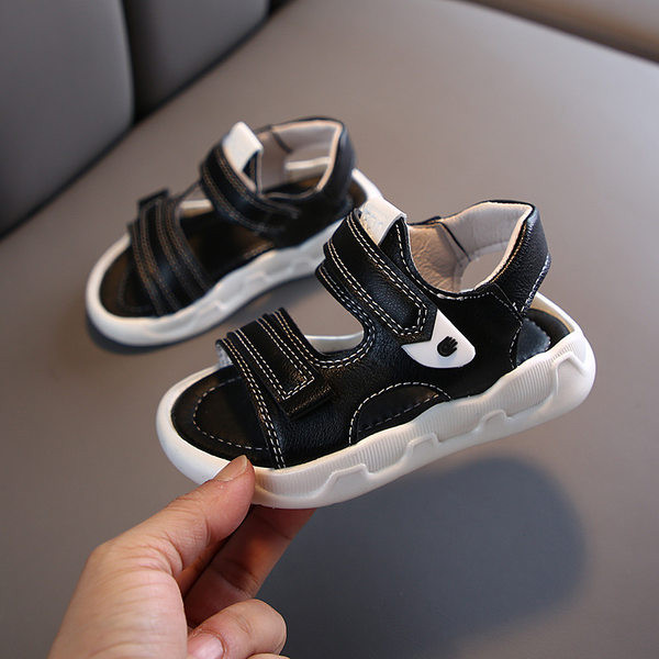 Dječje kožne sandale s ravnim potplatom i zakrpama